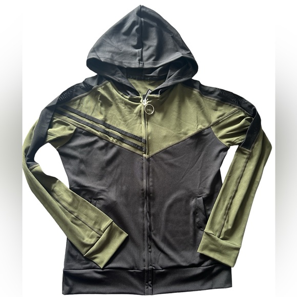 New 3 pcs. Workout outfits set - Picture 4 of 9